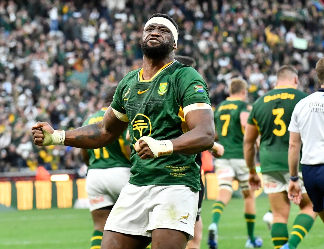 Springboks celebrate their 33-26 victory over New Zealand in Cape Town